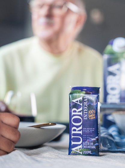 Suco Aurora Integral de Uva 200ml Tetra Pak